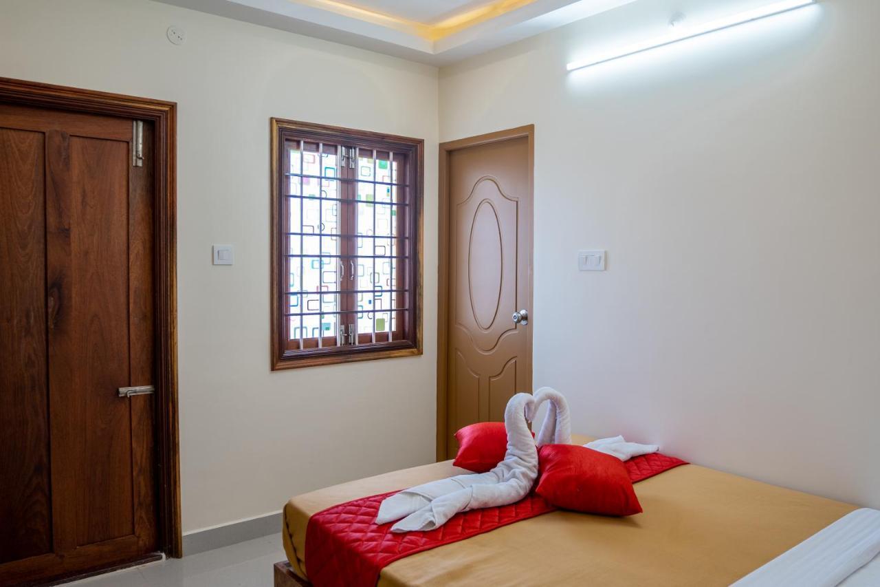 Le Suresh Guest House Пудучеррі Екстер'єр фото