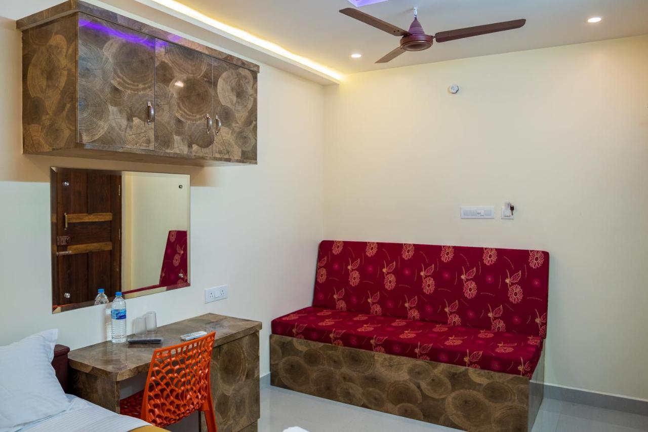 Le Suresh Guest House Пудучеррі Екстер'єр фото