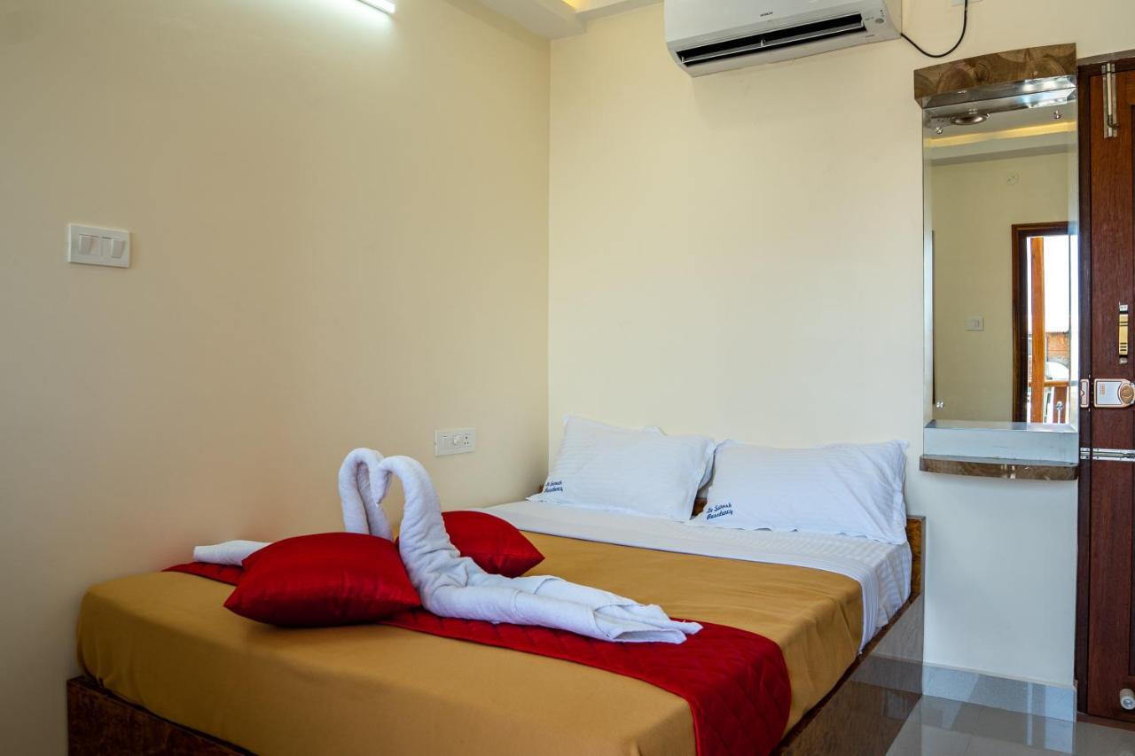 Le Suresh Guest House Пудучеррі Екстер'єр фото