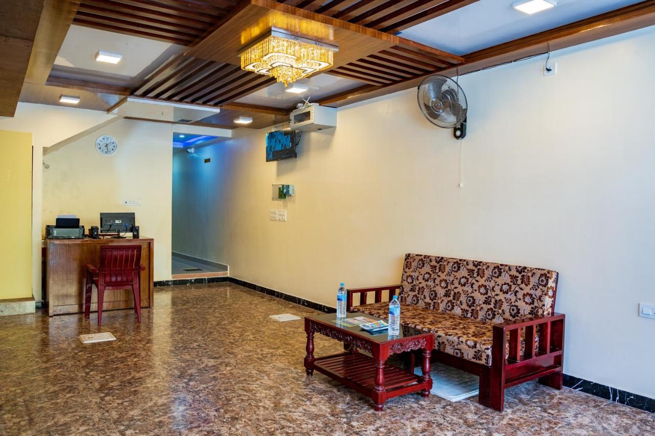 Le Suresh Guest House Пудучеррі Екстер'єр фото